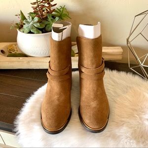 New- UGG Kelby suede boot